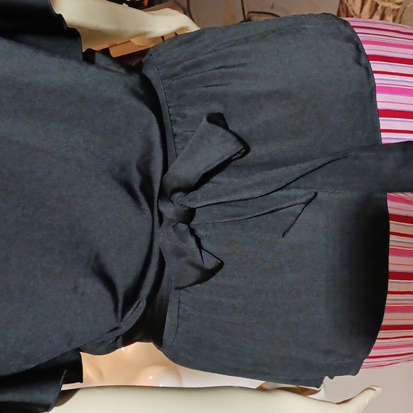 Candies Silky Black Open Back Ruffled Short Sleeve Blouse Sz M - Picture 7 of 16